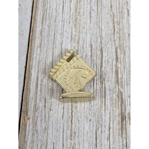 Monopoly Empire Gold Paramount Pictures Clapper Token Replacement Part Game - Picture 4 of 4
